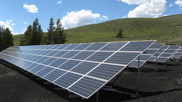 Betrouwbare noodstroomvoorziening met noodstroomaggregaten voor solar bedrijven
